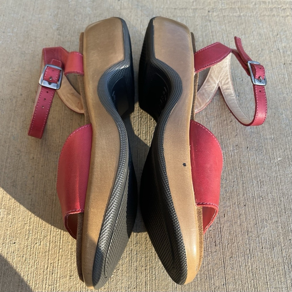 Dansko Red Leather Ankle Strap Platform Sandal  EU 38 US 7.5-8 Comfort Shoes - Picture 6 of 7
